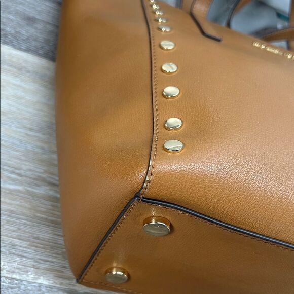 9265 MIchael Kors studded tote bag - Picture 7 of 12